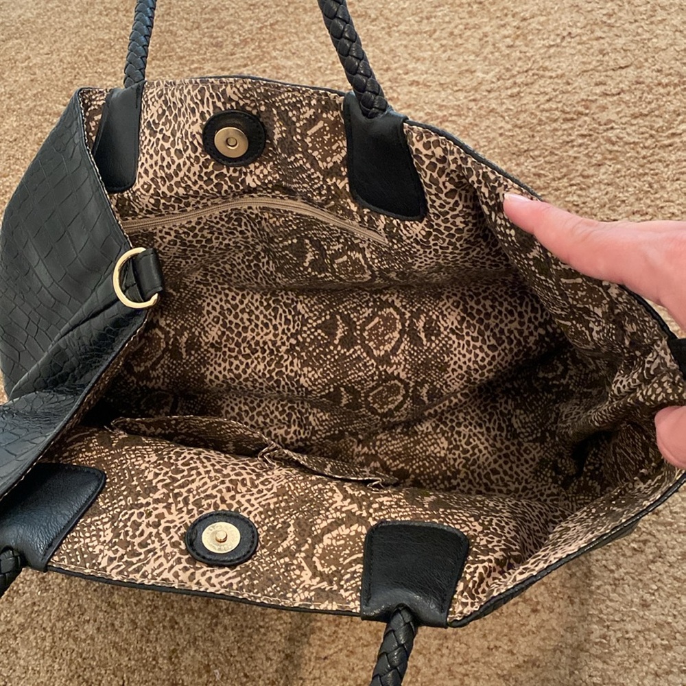Black Croc-Embossed Tote Bag - Picture 5 of 7